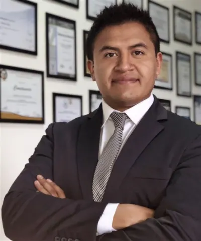 Dr. Rogelio Pantoja Olivos